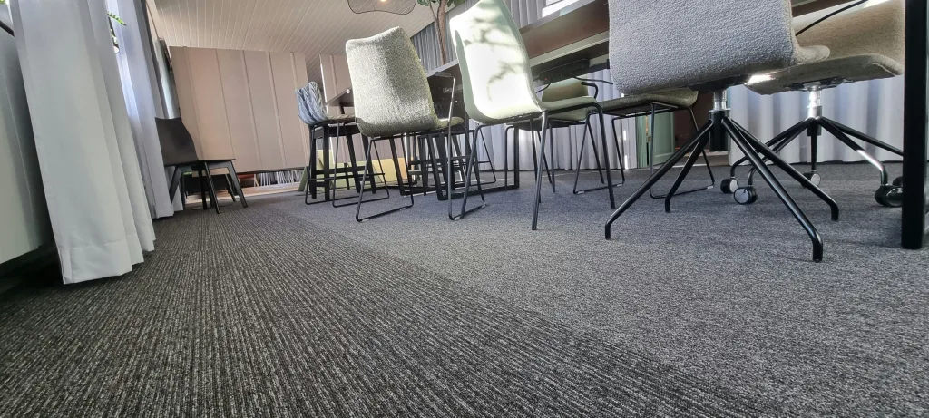 Nettoyage sols de bureaux avec Presta Net